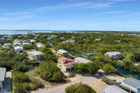 View/Area - 3686 Gulfstream St, Big Pine Key, FL 33043 photo 2 of 12