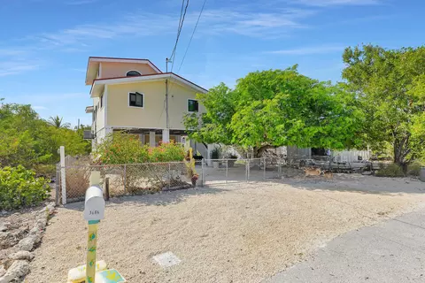 Exterior - 3686 Gulfstream St, Big Pine Key, FL 33043 photo 9 of 10