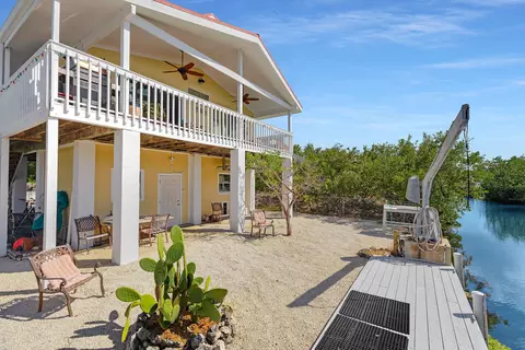 Exterior - 3686 Gulfstream St, Big Pine Key, FL 33043 photo 2 of 10