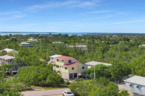 3686 Gulfstream St, Big Pine Key, FL 33043
