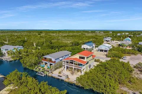 View/Area - 3686 Gulfstream St, Big Pine Key, FL 33043 photo 8 of 12