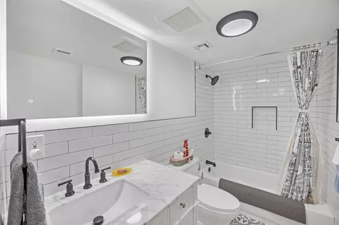 Bath - 9 Jade Dr, Key West, FL 33040 photo 3 of 6