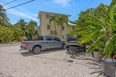 9 Jade Dr, Key West, FL 33040