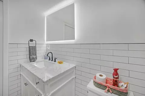 Bath - 9 Jade Dr, Key West, FL 33040 photo 4 of 6