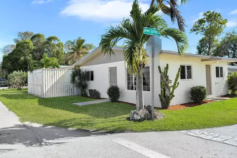 62 Silver Springs Dr, Key Largo, FL 33037