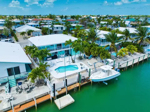 330-340 4th St, Key Colony, FL 33051