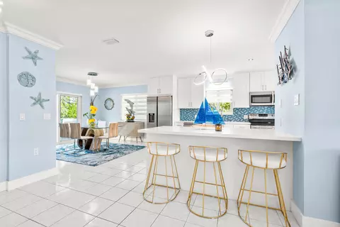 Kitchen - 130 Lorelane Pl, Key Largo, FL 33037 photo 2 of 4