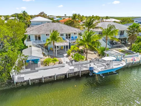View/Area - 130 Lorelane Pl, Key Largo, FL 33037 photo 5 of 8