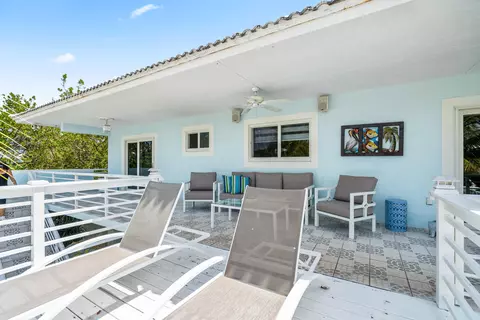 Exterior - 130 Lorelane Pl, Key Largo, FL 33037 photo 5 of 21