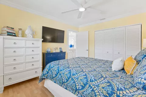 Bedroom - 130 Lorelane Pl, Key Largo, FL 33037 photo 5 of 8