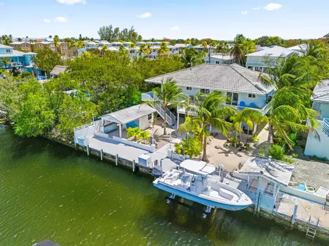 View/Area - 130 Lorelane Pl, Key Largo, FL 33037 photo 4 of 8