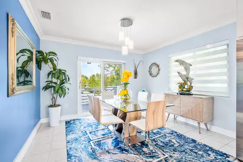 Dining - 130 Lorelane Pl, Key Largo, FL 33037 photo 1 of 2