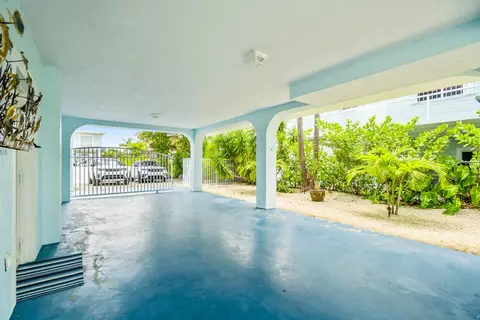 Exterior - 130 Lorelane Pl, Key Largo, FL 33037 photo 10 of 21