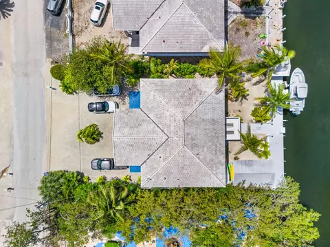 View/Area - 130 Lorelane Pl, Key Largo, FL 33037 photo 3 of 8
