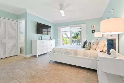 Bedroom - 130 Lorelane Pl, Key Largo, FL 33037 photo 1 of 8
