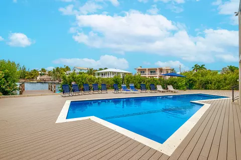 Exterior - 68 Mutiny Pl, Key Largo, FL 33037 photo 4 of 11