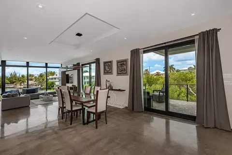 Dining - 68 Mutiny Pl, Key Largo, FL 33037 photo 2 of 5