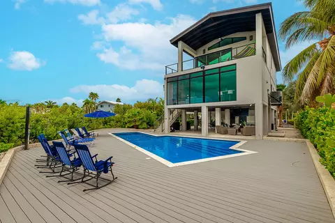 Exterior - 68 Mutiny Pl, Key Largo, FL 33037 photo 5 of 11