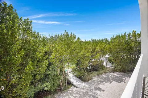 Exterior - 247 Apache St, Plantation Key, FL 33036 photo 15 of 28