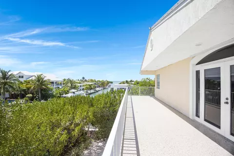 Exterior - 247 Apache St, Plantation Key, FL 33036 photo 10 of 28