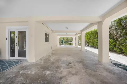 Exterior - 247 Apache St, Plantation Key, FL 33036 photo 20 of 28