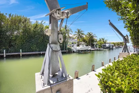 Exterior - 247 Apache St, Plantation Key, FL 33036 photo 23 of 28
