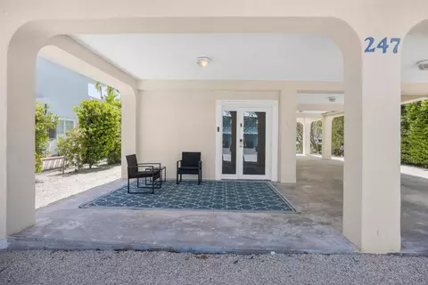 Exterior - 247 Apache St, Plantation Key, FL 33036 photo 16 of 28