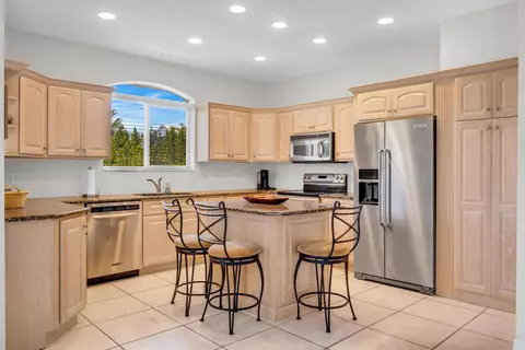 Kitchen - 247 Apache St, Plantation Key, FL 33036 photo 1 of 4