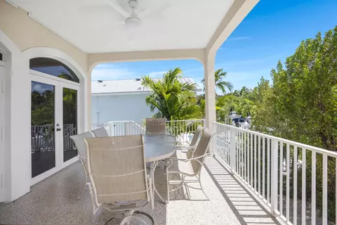 Exterior - 247 Apache St, Plantation Key, FL 33036 photo 6 of 28