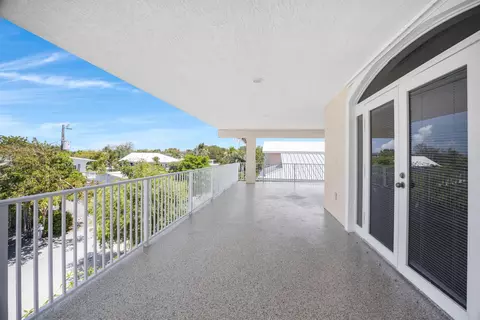 Exterior - 247 Apache St, Plantation Key, FL 33036 photo 14 of 28