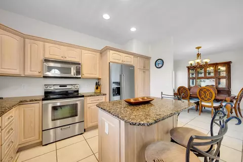 Kitchen - 247 Apache St, Plantation Key, FL 33036 photo 4 of 4
