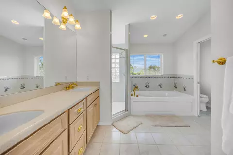 Bath - 247 Apache St, Plantation Key, FL 33036 photo 4 of 4