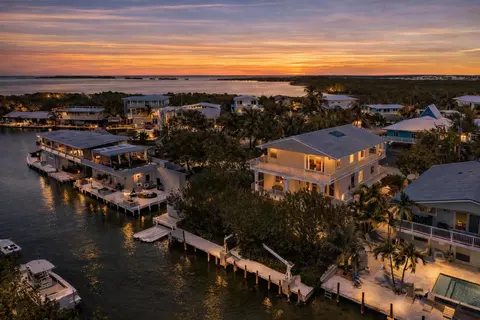 View/Area - 247 Apache St, Plantation Key, FL 33036 photo 8 of 13