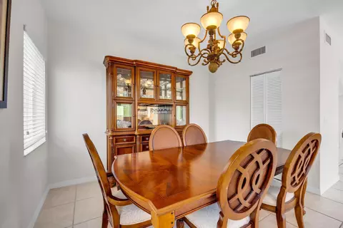 Dining - 247 Apache St, Plantation Key, FL 33036 photo 2 of 3