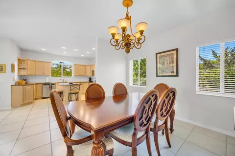 Dining - 247 Apache St, Plantation Key, FL 33036 photo 3 of 3