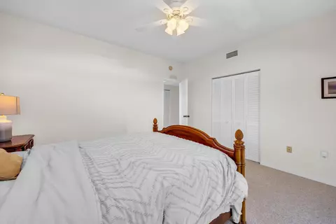 Bedroom - 247 Apache St, Plantation Key, FL 33036 photo 4 of 11