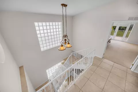Entry Way - 247 Apache St, Plantation Key, FL 33036 photo 2 of 5