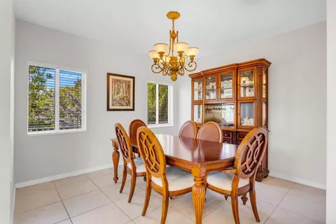Dining - 247 Apache St, Plantation Key, FL 33036 photo 1 of 3