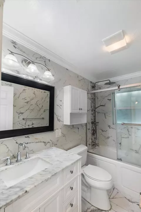 Bath - 21025 3rd Ave, Cudjoe Key, FL 33042 photo 4 of 4