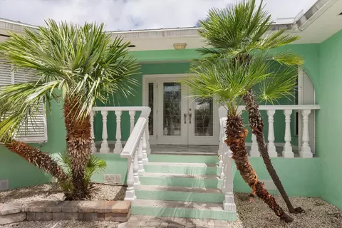 Exterior - 21025 3rd Ave, Cudjoe Key, FL 33042 photo 3 of 10