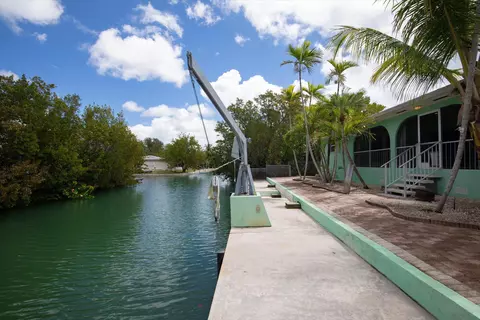 Exterior - 21025 3rd Ave, Cudjoe Key, FL 33042 photo 7 of 10