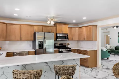 Kitchen - 21025 3rd Ave, Cudjoe Key, FL 33042 photo 2 of 3