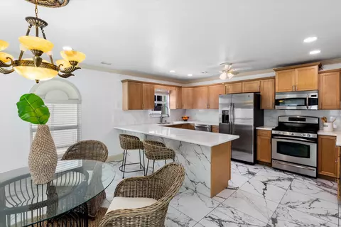 Kitchen - 21025 3rd Ave, Cudjoe Key, FL 33042 photo 1 of 3
