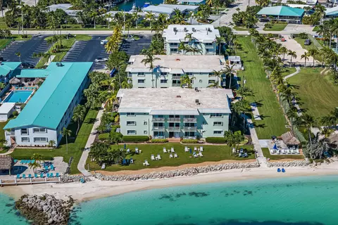 1101 W Ocean Dr #32, Key Colony Beach, FL 33051