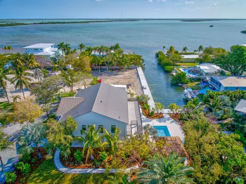 17210 Angelfish Ln, Sugarloaf, FL 33042