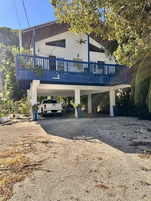9 SE Marlin Ave, Key Largo, FL 33037
