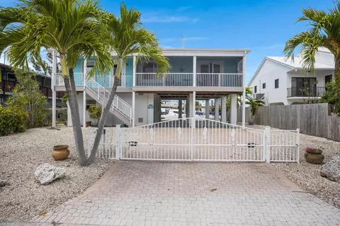 24225 W Caribbean Dr, Summerland Key, FL 33042