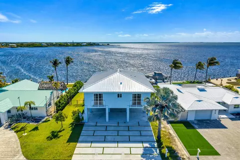 1631 Sunrise Dr, Big Pine Key, FL 33043