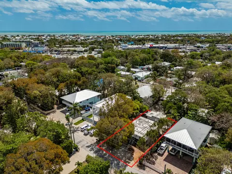 367 Buttonwood Shores Dr, Key Largo, FL 33037