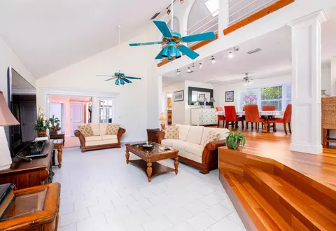 106 Gardenia Ave, Tavernier, FL 33070